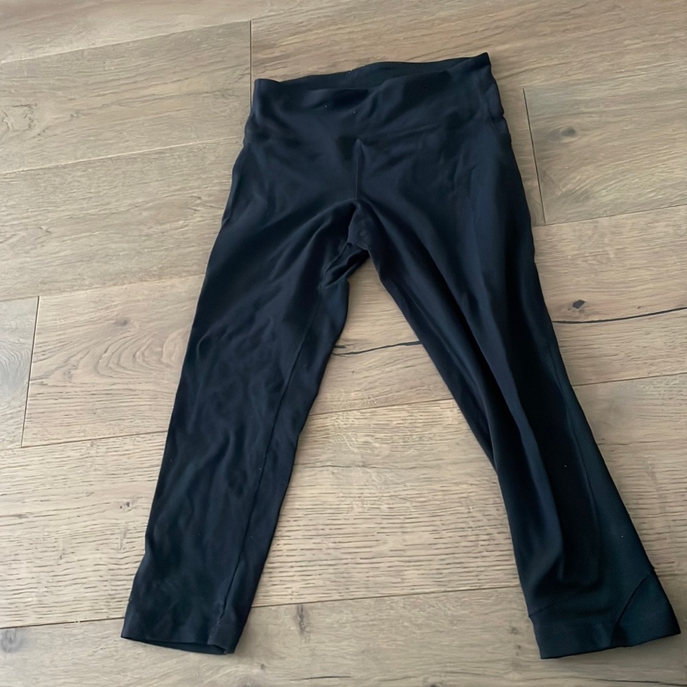 Lululemon 7/8 black leggings size 4